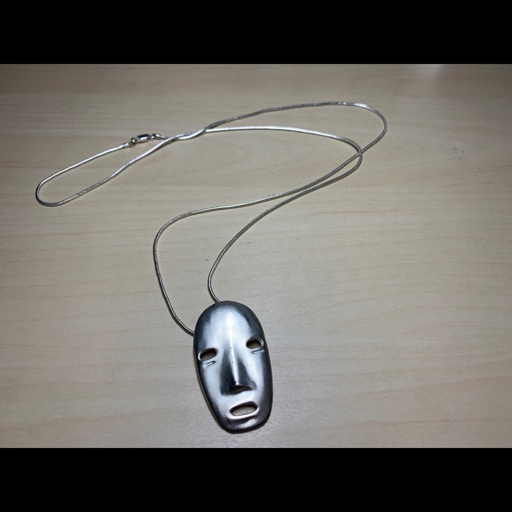 Face 100% silver necklace